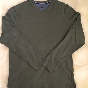Weatherproof original vintage Men’s size Large long sleeve V-neck  comfy